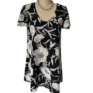 SOPRANO Mini Dress Size Large Floral Black and White Curvy No Stretch